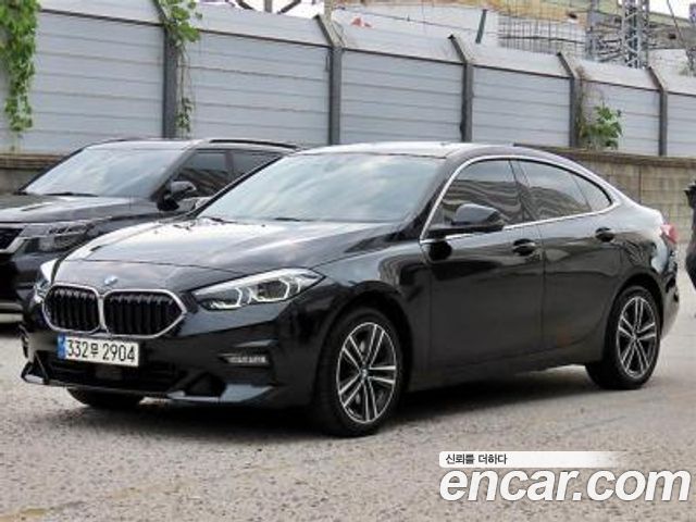BMW 2-Series 220i Sport — пробег 30 300 км — фото 1 из 5