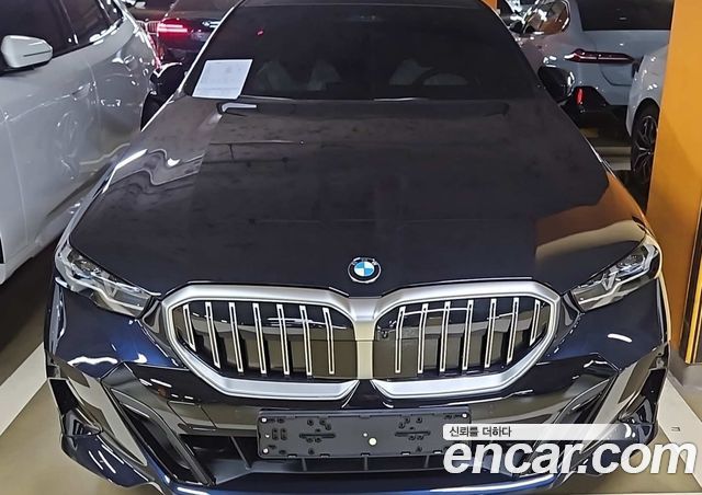 BMW 5-Series 520i — пробег 1 км — фото 1 из 5