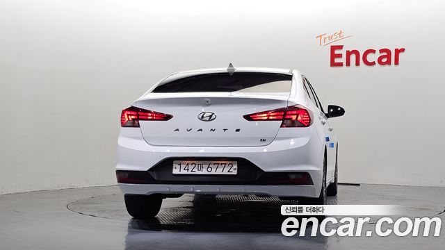 Hyundai AVANTE 1.6 Smart Choice — пробег 141 616 км — фото 4 из 5