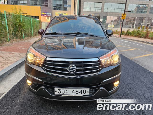 Ssangyong KORANDO 4WD TX 9-seater — пробег 133 410 км — фото 1 из 5