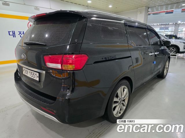 Kia Carnival 9-seater Noblesse — пробег 215 586 км — фото 4 из 5