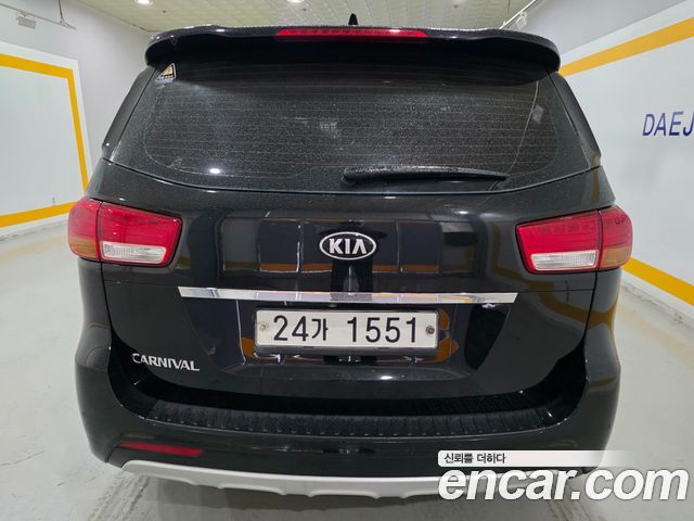 Kia Carnival 9-seater Noblesse — пробег 215 586 км — фото 5 из 5