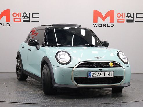 Mini Cooper 5 Door Favoured — пробег 14 000 км — фото 2 из 5