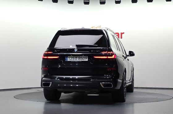 BMW X7 xDrive 40i M Sport 6STR — пробег 28 316 км — фото 4 из 5