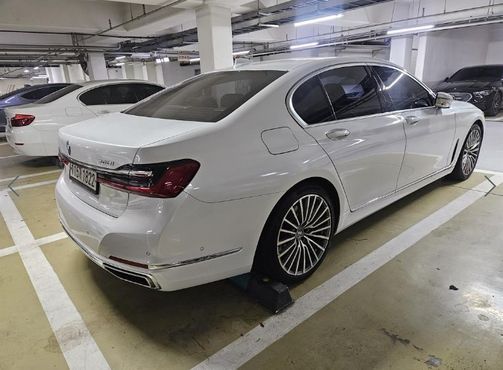 BMW 7-Series 740i Design Pure Excellence — пробег 46 283 км — фото 2 из 2