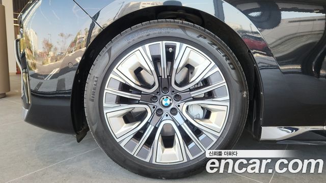 BMW 7-Series 740i sDrive Design Pure Excellence — пробег 32 140 км — фото 5 из 5