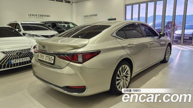 Lexus ES Executive — пробег 131 710 км — фото 2 из 5