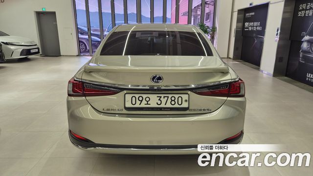 Lexus ES Executive — пробег 131 710 км — фото 4 из 5