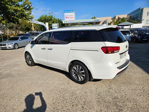 Kia Carnival 9-seater Luxury — пробег 213 356 км — фото 2 из 5