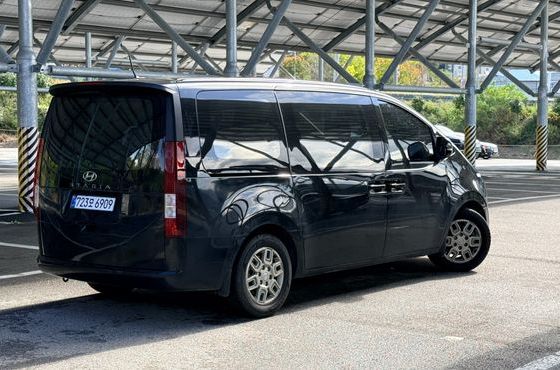 Hyundai Staria Tourer 11-Seater Modern — пробег 112 711 км — фото 2 из 5