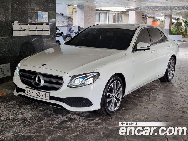 Mercedes-Benz E-Class E300 4MATIC Avnatgarde — пробег 17 860 км — фото 2 из 5