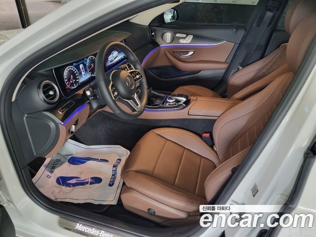Mercedes-Benz E-Class E300 4MATIC Avnatgarde — пробег 17 860 км — фото 5 из 5