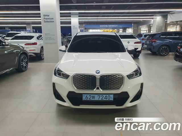 BMW iX1 xDrive 30 M Sport — пробег 13 076 км — фото 2 из 5