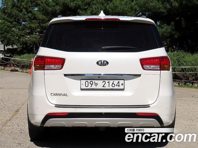 Kia Carnival 9-seater Prestige — пробег 135 194 км — фото 4 из 5