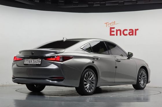 Lexus ES Executive — пробег 40 714 км — фото 2 из 5