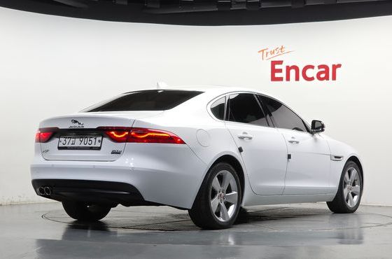 Jaguar XF 20d Prestige AWD — пробег 121 144 км — фото 2 из 5