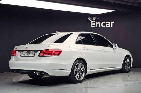 Mercedes-Benz E-Class E220 Bluetec Avantgarde — пробег 133 463 км — фото 2 из 5