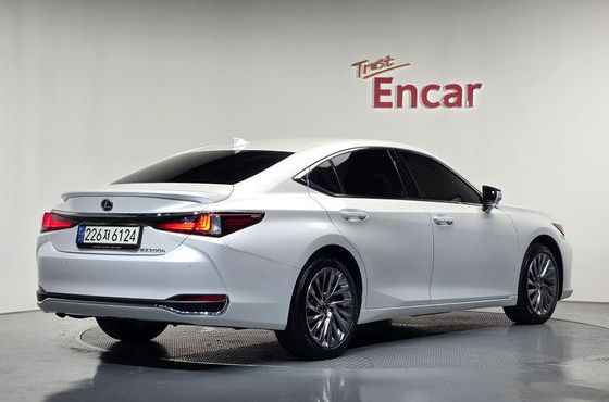 Lexus ES Executive — пробег 41 252 км — фото 2 из 5