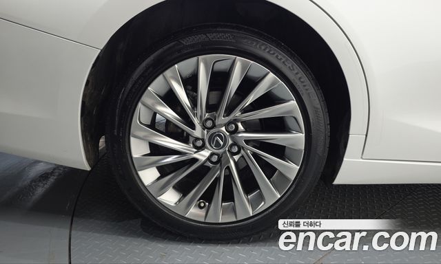 Lexus ES Executive — пробег 41 252 км — фото 5 из 5