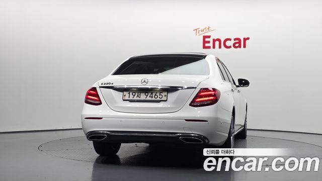 Mercedes-Benz E-Class из Кореи Encar