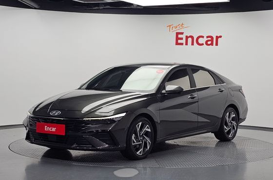 Hyundai AVANTE 1.6 Inspiration — пробег 12 246 км — фото 1 из 5