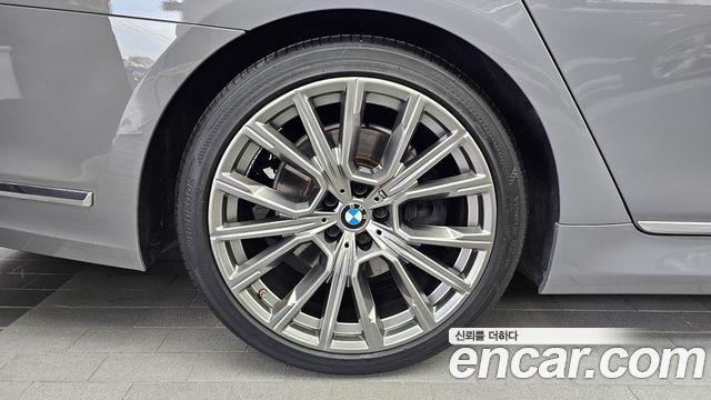 BMW 7-Series 740Li xDrive M Sport Package — пробег 173 867 км — фото 5 из 5