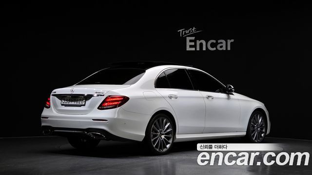 Mercedes-Benz E-Class E350 4MATIC AMG Line — пробег 68 165 км — фото 2 из 5