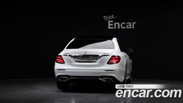 Mercedes-Benz E-Class E350 4MATIC AMG Line — пробег 68 165 км — фото 4 из 5
