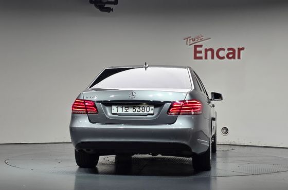 Mercedes-Benz E-Class E300 Elegance — пробег 44 714 км — фото 4 из 5