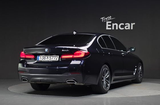 BMW 5-Series 520i M Sport — пробег 26 749 км — фото 2 из 5