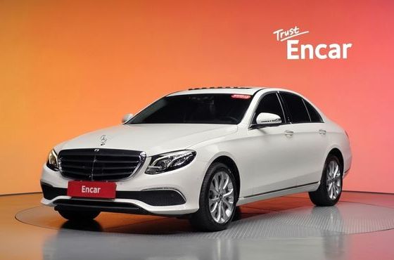 Mercedes-Benz E-Class E300 4MATIC Exclusive — пробег 47 044 км — фото 1 из 5