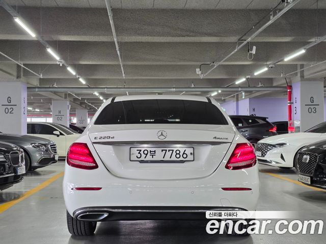 Mercedes-Benz E-Class из Кореи Encar