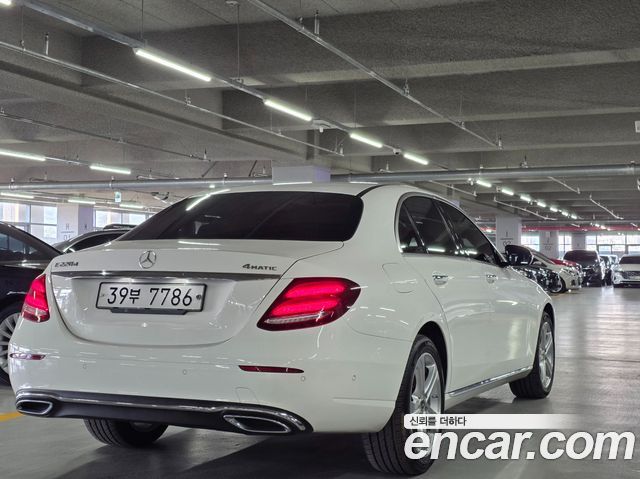 Mercedes-Benz E-Class из Кореи Encar