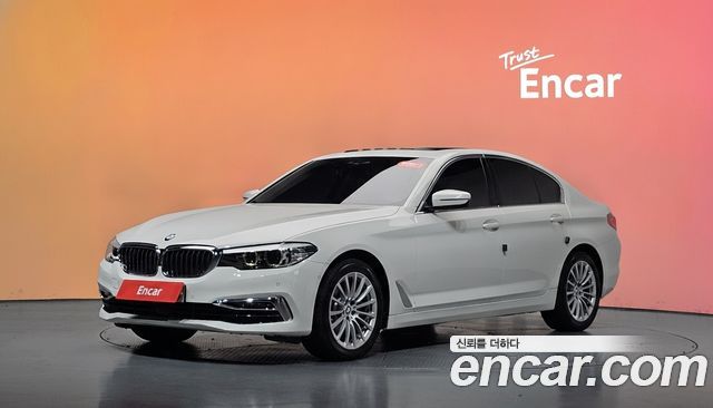 BMW 5-Series 520i Luxury — пробег 85 000 км — фото 1 из 5