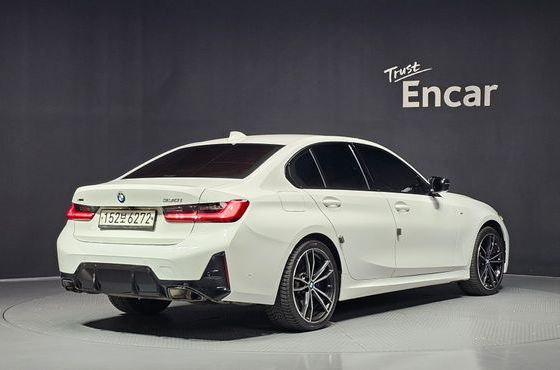 BMW 3-Series 330i xDrive M Sport — пробег 88 706 км — фото 2 из 5