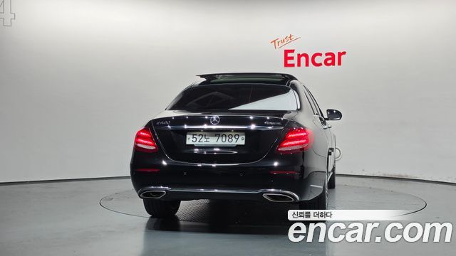 Mercedes-Benz E-Class E400 4MATIC Exclusive — пробег 125 984 км — фото 4 из 5