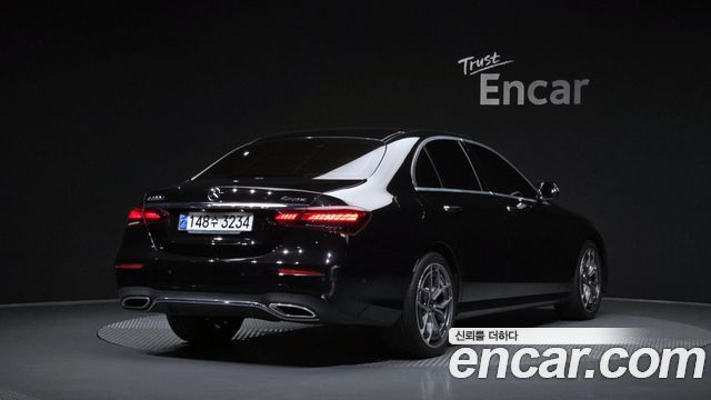 Mercedes-Benz E-Class E220d 4MATIC AMG Line — пробег 73 552 км — фото 2 из 5