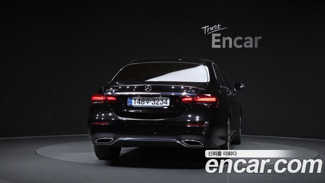 Mercedes-Benz E-Class E220d 4MATIC AMG Line — пробег 73 552 км — фото 4 из 5
