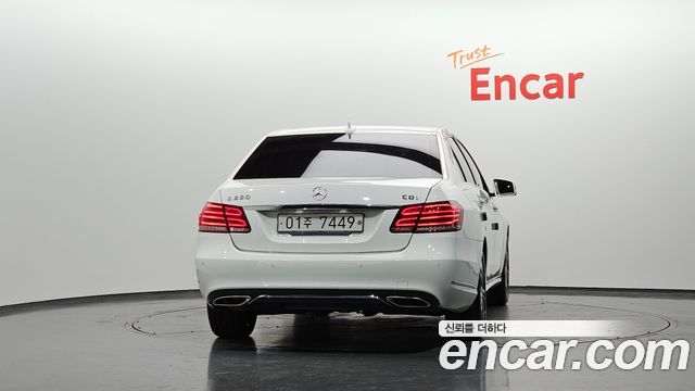 Mercedes-Benz E-Class E220 CDI Avantgarde — пробег 178 704 км — фото 4 из 5