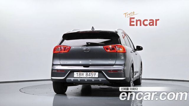 Kia Niro Noblesse — пробег 80 483 км — фото 4 из 5