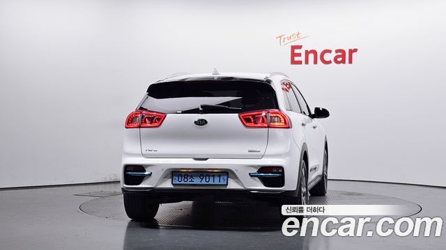 Kia Niro Noblesse — пробег 178 257 км — фото 4 из 5
