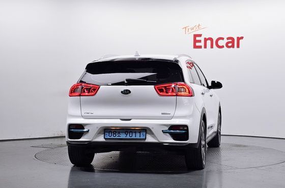 Kia Niro Noblesse — пробег 178 257 км — фото 4 из 5