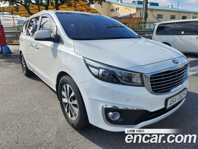 Kia Carnival 9-seater Luxury — пробег 224 000 км — фото 2 из 5