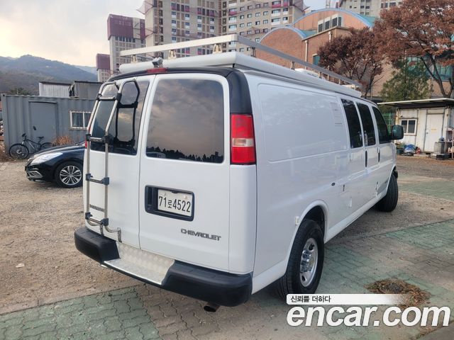 Chevrolet Express Van 6.0 — пробег 61 350 км — фото 2 из 5
