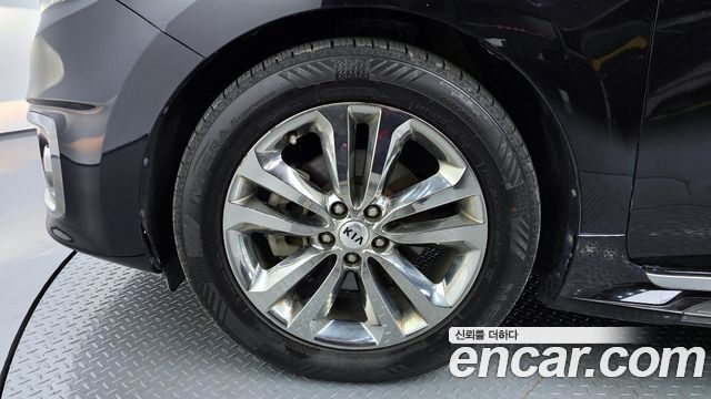 Kia Carnival Gasoline 7-seater Limousine President — пробег 115 483 км — фото 5 из 5