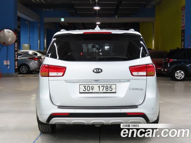 Kia Carnival из Кореи Encar