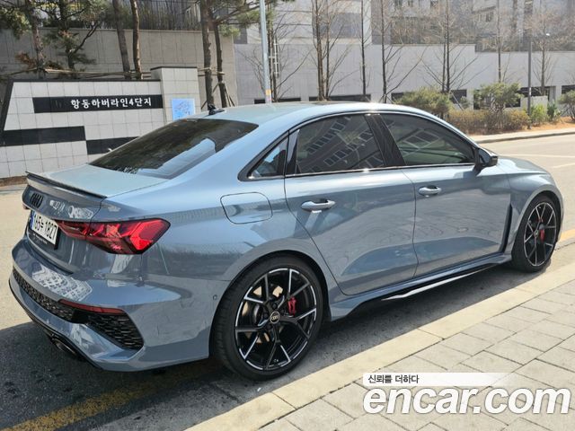 Audi RS3 2.5 TFSI Quattro — пробег 10 200 км — фото 5 из 5