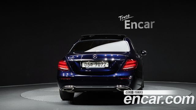 Mercedes-Benz E-Class из Кореи Encar