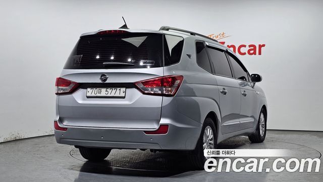 Ssangyong KORANDO 4WD LT 11-seater — пробег 228 082 км — фото 2 из 5