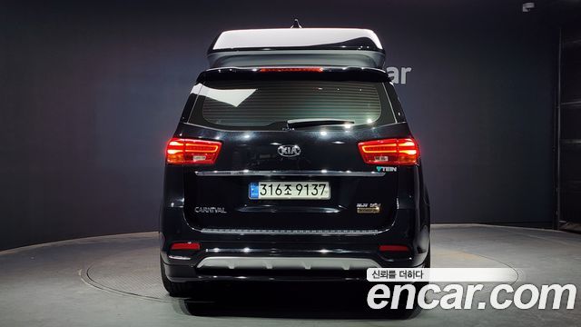 Kia Carnival из Кореи Encar